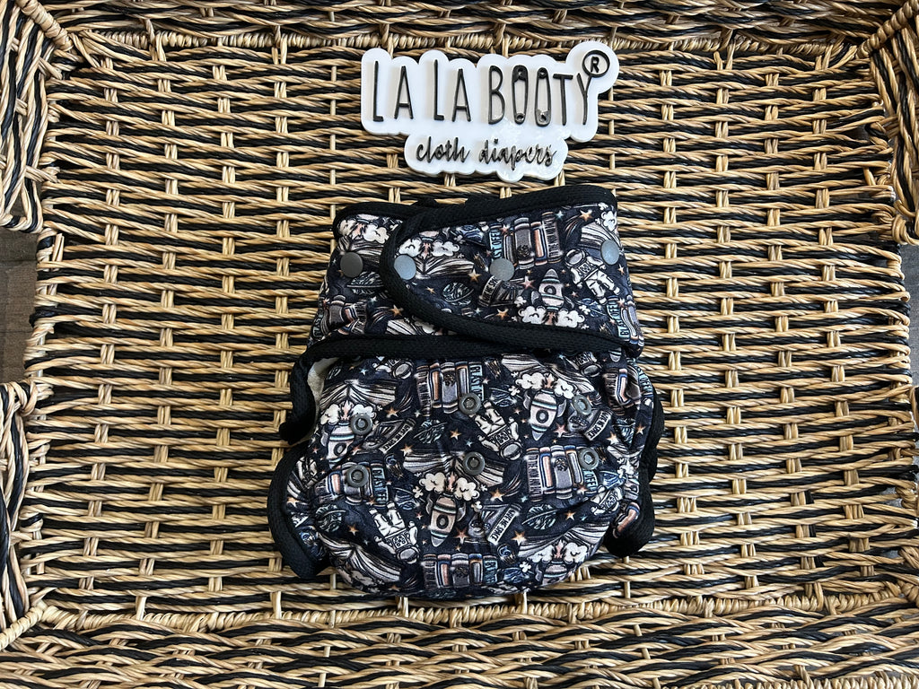 Literati Print Fluffluxe Middlest Fitted Diaper (9-40lbs)